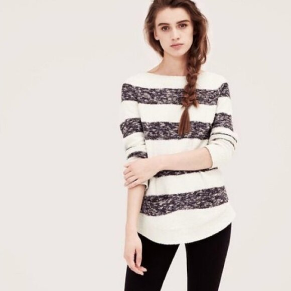 Lou & Grey Ivory /Navy Stripe Knit Sweater Texture - Picture 1 of 10